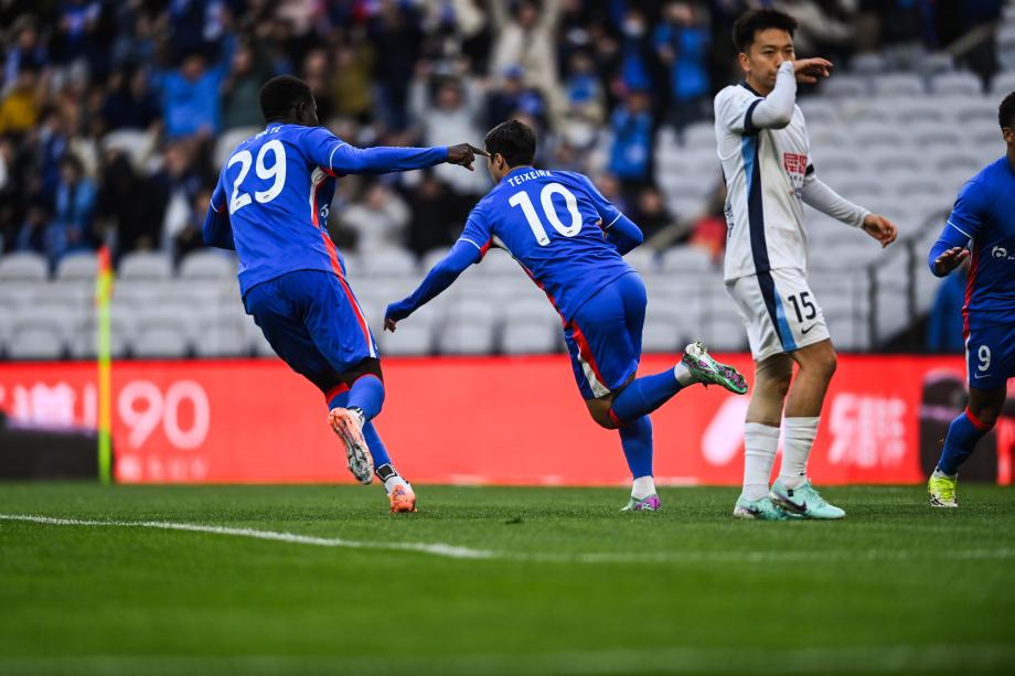 [图]三外援打入五球 上海申花主场战胜大连英博